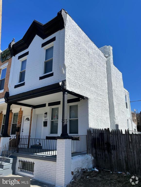 Building Photo - 4447 N 19th St Rental