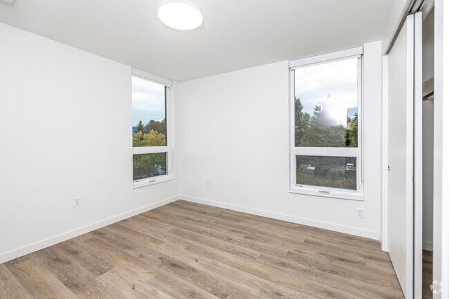 2BR, 1.5BA - B1/826 SF - Haymaker