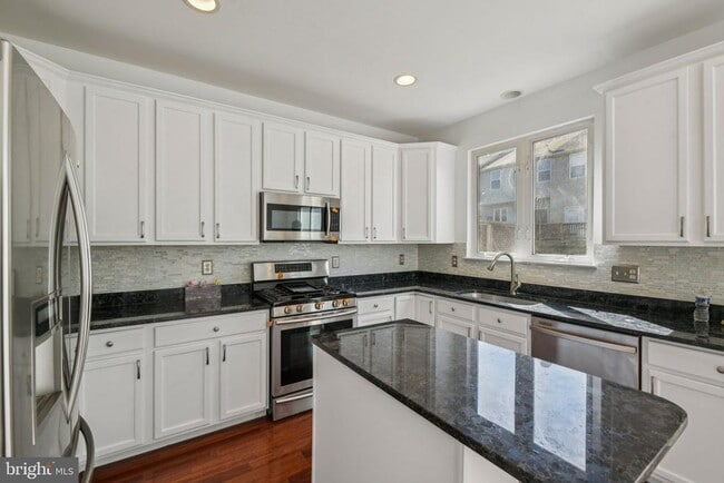 Photo - 6330 James Harris Way