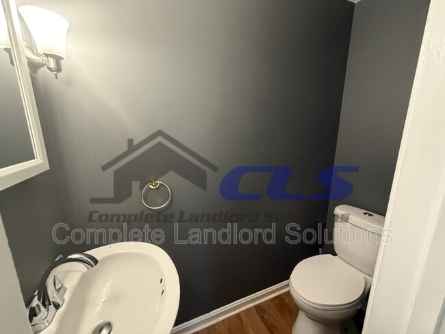 Photo - 2116 Poplar St