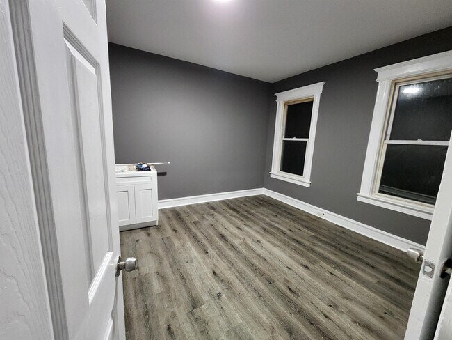22 Davis Ave