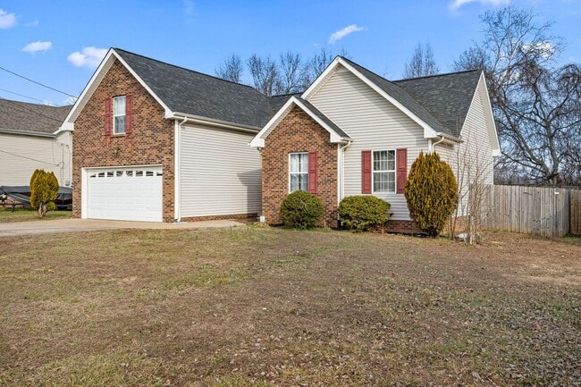 Photo - Pet Friendly, Bonus Room and Fenced Backyard!