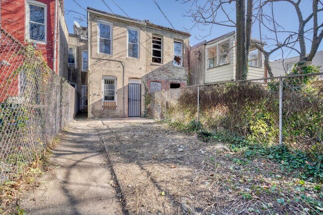 Photo - 1822 Appleton St