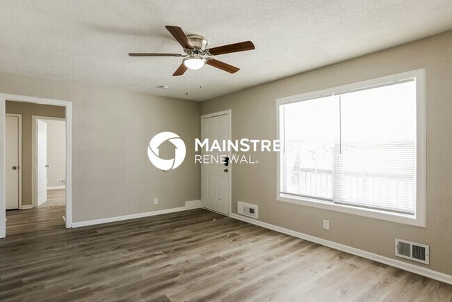 Photo - 3 Bedroom Pet-Friendly Home in INDEPENDENCE, MO with Main Street Renewal