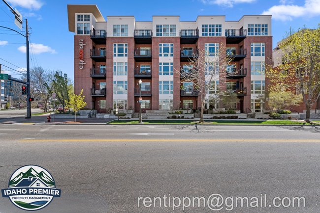 Photo - 406 S 13th St
