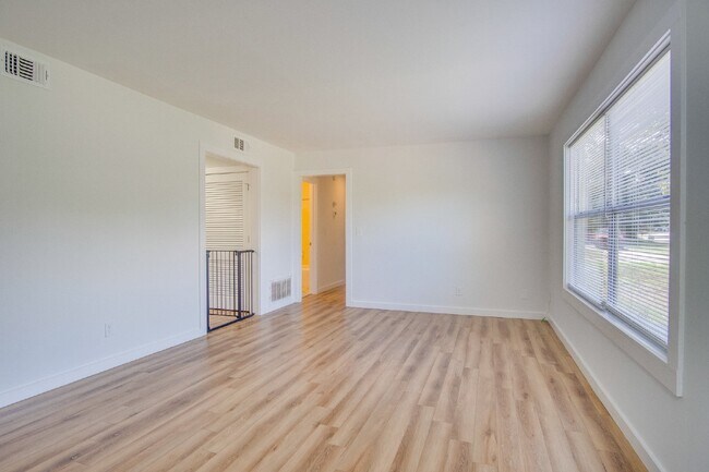 Photo - Centrally Located Pensacola 3BR/2BA Home Near Cordova Mall, Pensacola International Airport, Hosp...