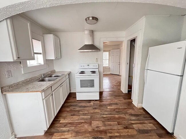 Photo - 1325 Finley Ave