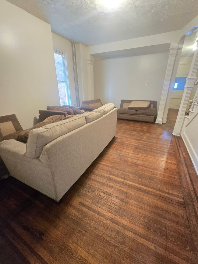Photo - 259 W Jackson St