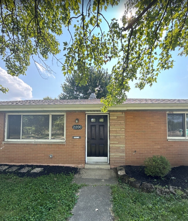 Building Photo - 2200 Yorkshire Pl