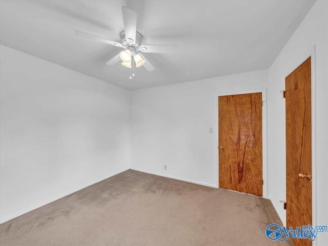 Photo - 422 Karter St NW
