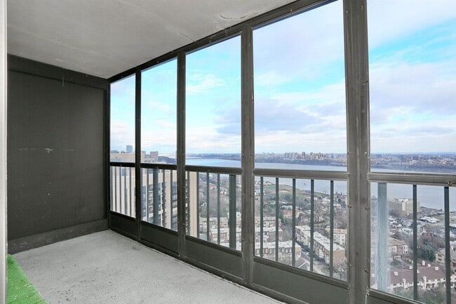 Building Photo - 300 Winston Dr Unit 2906