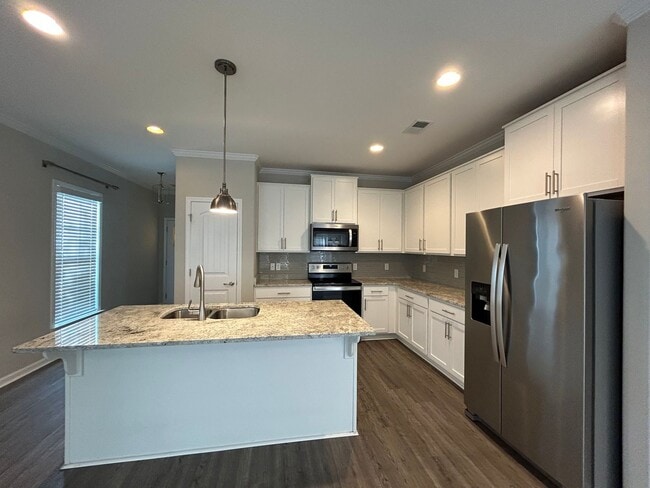 Photo - Spacious End Unit in Prime Location!