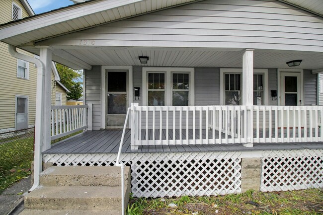 Photo - 1318-1320-1320 E 20th Ave Townhome