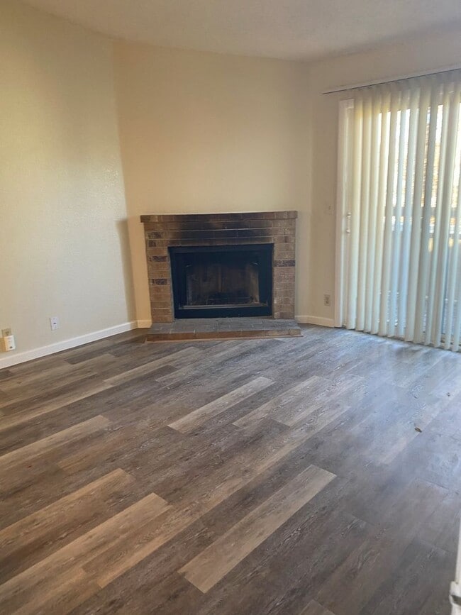 Photo - 555 E Patriot Blvd