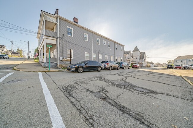 Photo - 507 Short St