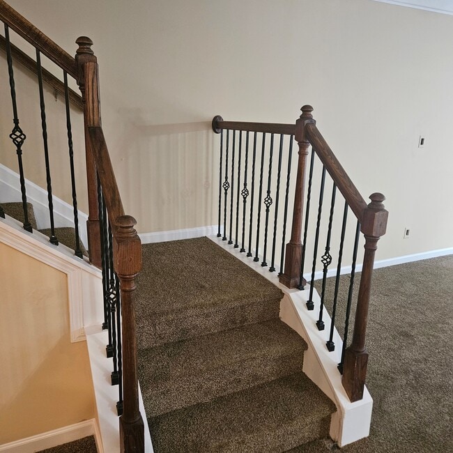 Photo - 1052 Crown Blvd