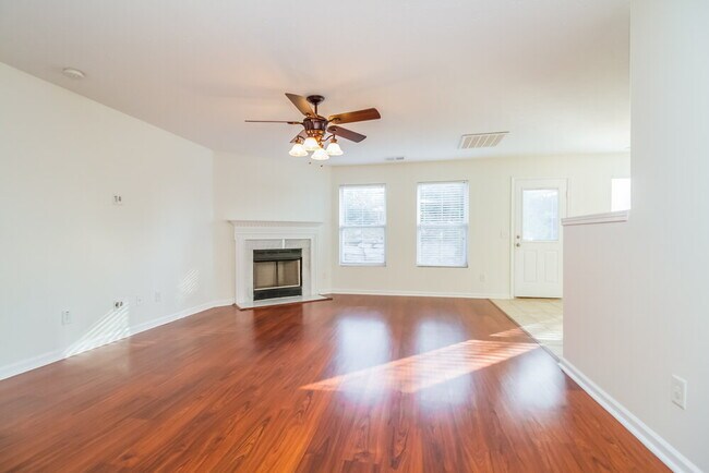 Photo - 416 Elderberry Way