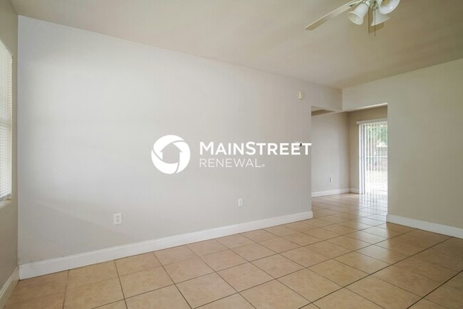 3 Bedroom Pet-Friendly Home in Orlando, FL with Main Street Renewal