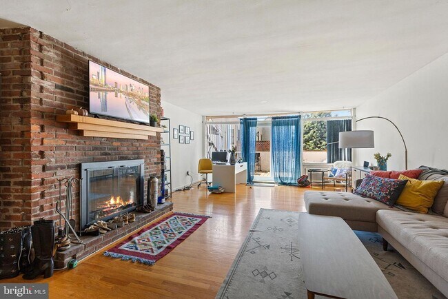 Photo - 1928 Lombard St Unit 3