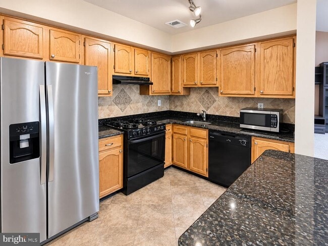 207 Salem Ct Unit 11
