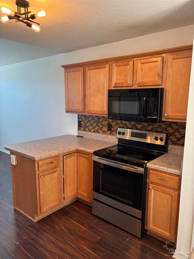 Photo - 2423 Flintstone Dr House