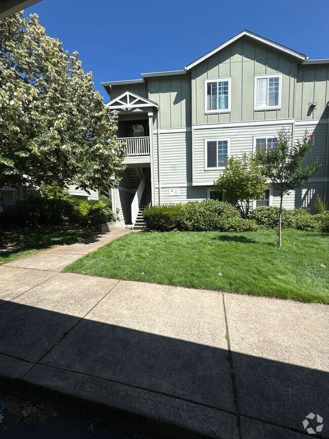 Building Photo - Beautiful 1 Bedroom 1 Bath Condo Located i...