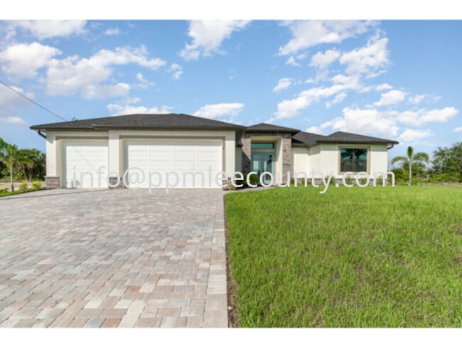Brand new 4 bedroom 2 bath 3 car garage po... - Brand new 4 bedroom 2 bath 3 car garage po... Casa