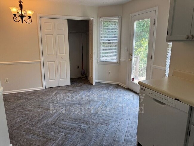 Photo - 1520 Kenwalt Dr