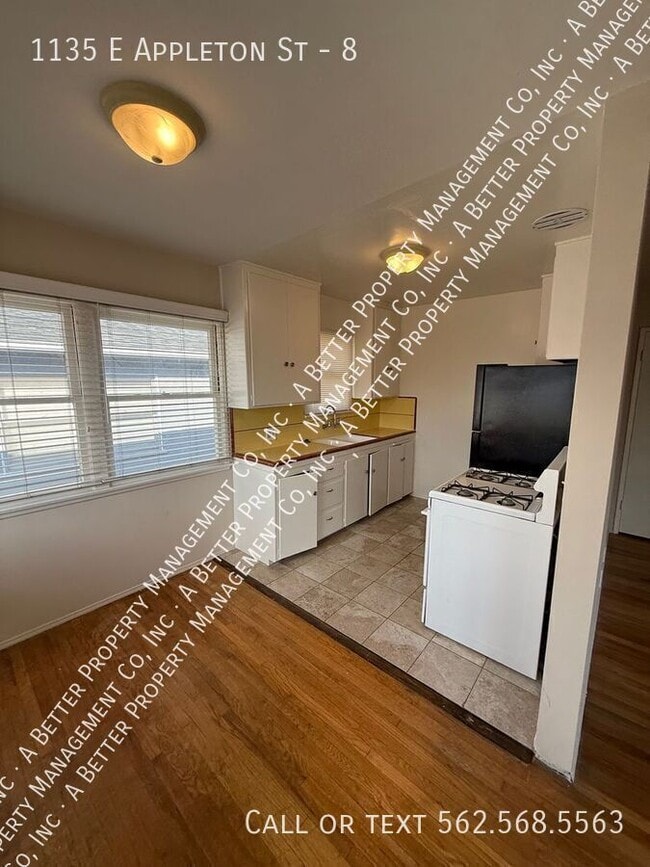 Photo - 1135 E Appleton St Unidad 8