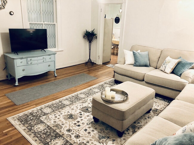 Suite B - 409 Euclid Ave Unit B-Peaks View Suite