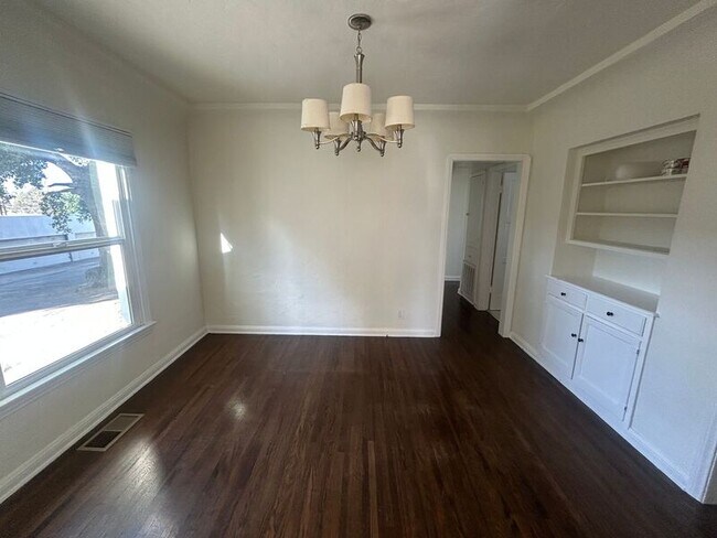 Photo - 10023 Silverton Ave
