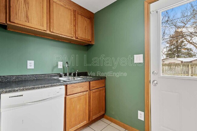 Photo - 2115 Perrine St