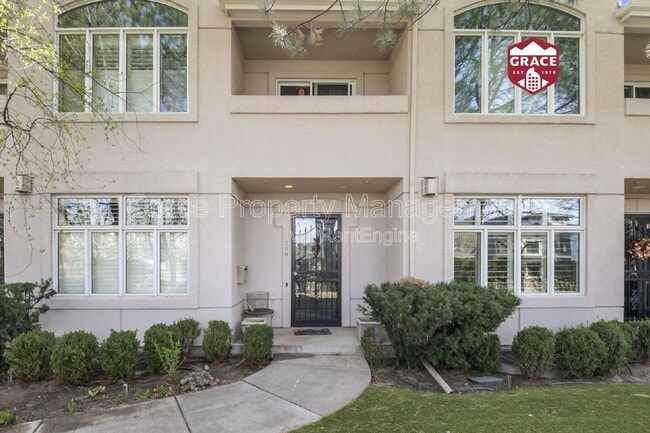 Building Photo - 566 Josephine St