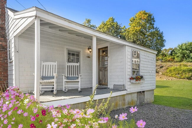 Building Photo - 9 Gingerbread Hill