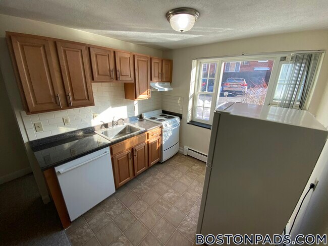 Photo - 4 Brattle Dr Unit 3