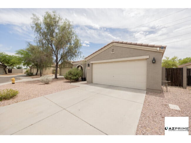 Building Photo - Beautiful 3/2 Phoenix House Near Cesar Cha...