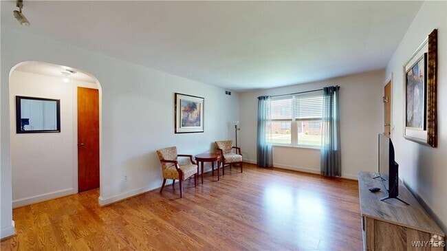 Building Photo - 3901 Main St Rental