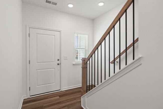 Photo - 3 Bed 2.5 Bath Townhome at Cambrey Crossing.