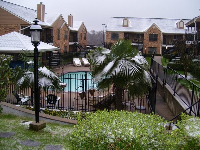 Photo - 400 W South Town Dr