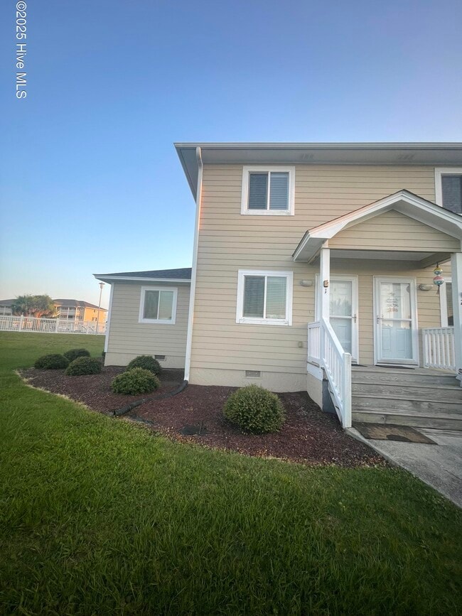 Building Photo - 650 Cedar Point Blvd Rental
