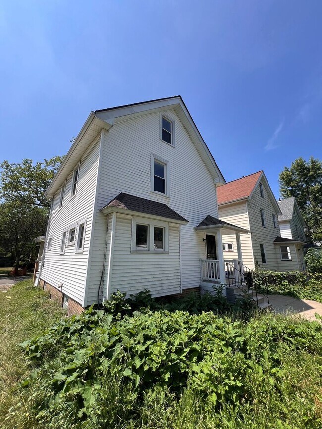 Photo - 15407 School Ave
