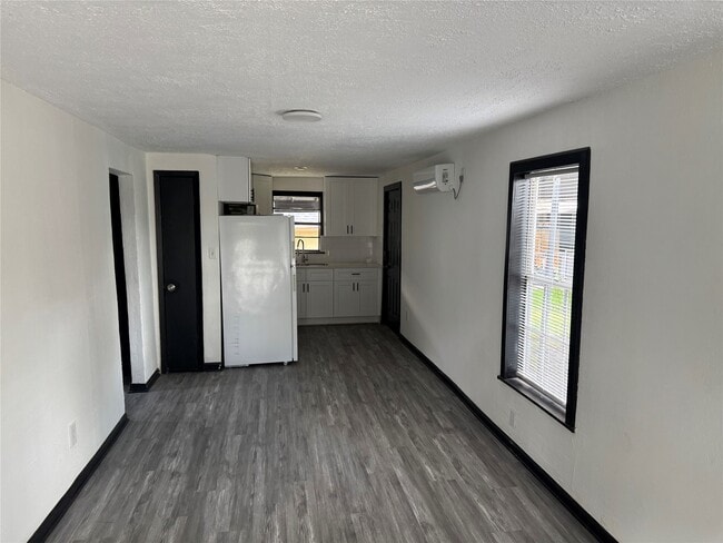 Building Photo - 1506 Luzon St Rental
