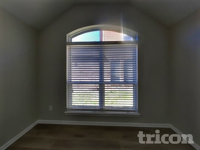 Photo - 6834 Oaken Gate Way