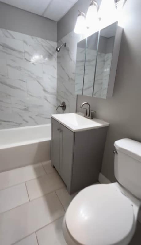 Photo - 385 Park Ave