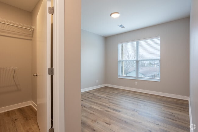 2BR, 2BA - 858SF - Bedroom 2