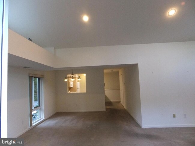 Photo - 1700 Oakwood Terrace