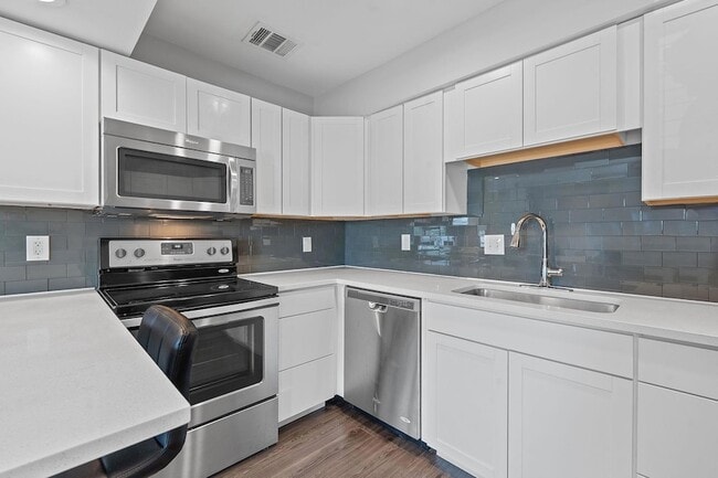 Building Photo - 935 La Posada Dr Unit 254