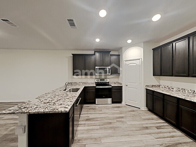 Photo - 1198 Treeta Trail