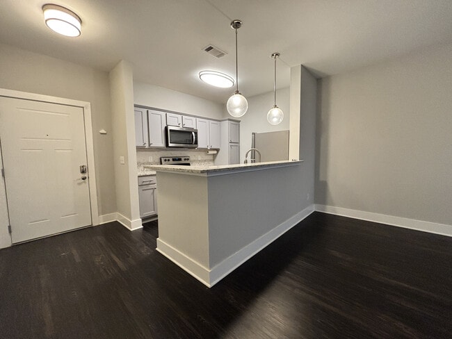 Photo - 934 Governors Ct Unit 202