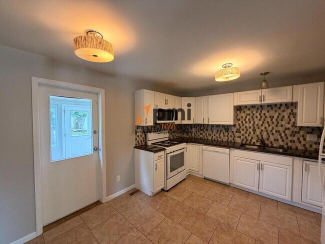 Photo - 2299 McCool Rd